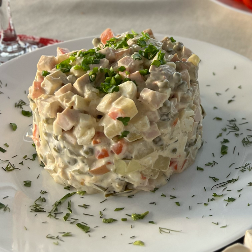Олівʼє з куркою (250г)