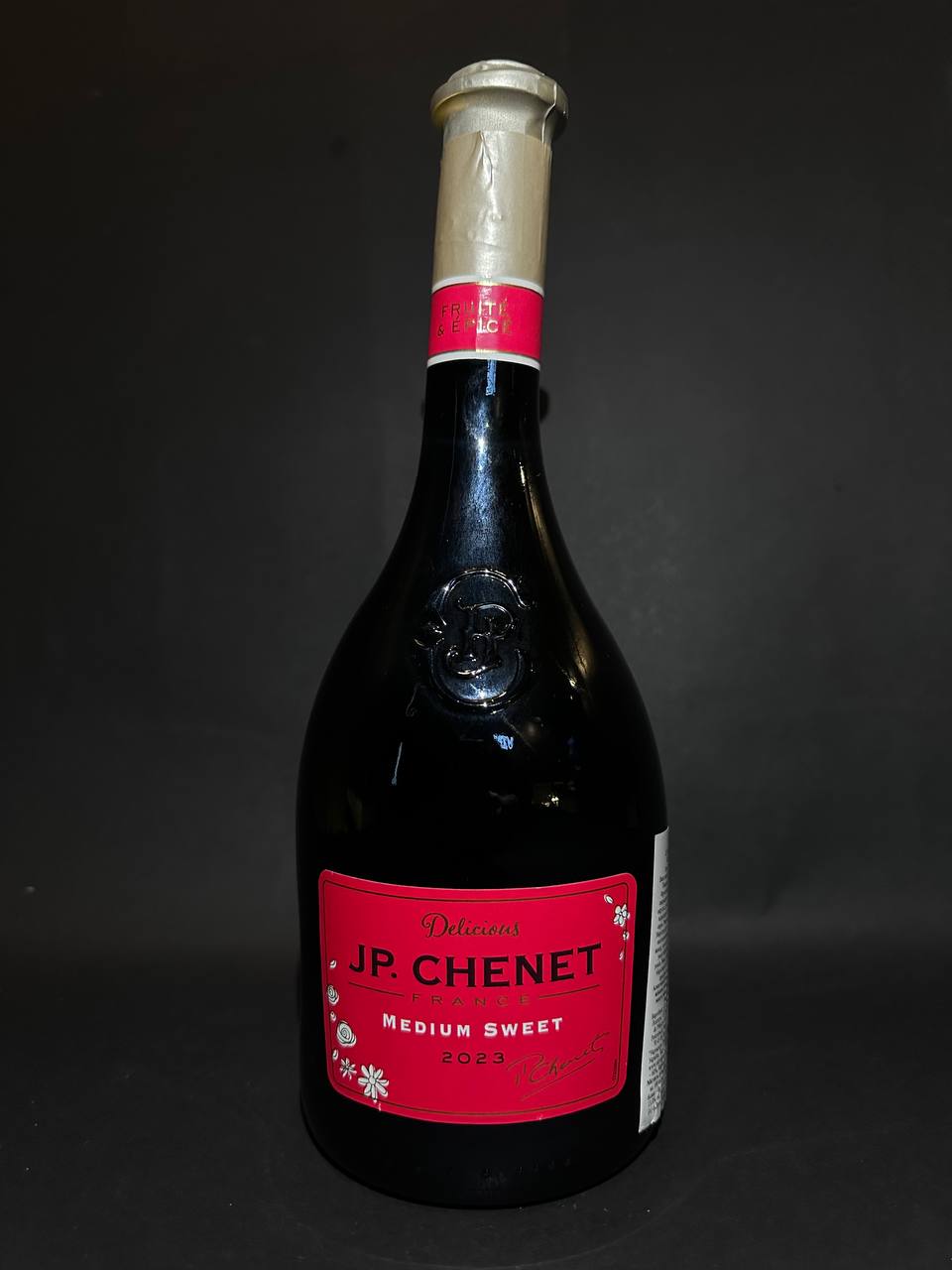 Вино "JP Chenet Rouge Medium Sweet - Жан Поль Шене Руж Медіум Світ" червоне, н/сол. 0,75 л ТМ "J. P. Chenet". Компанія "Les Grands Chais de France (L.G.C.F.) "