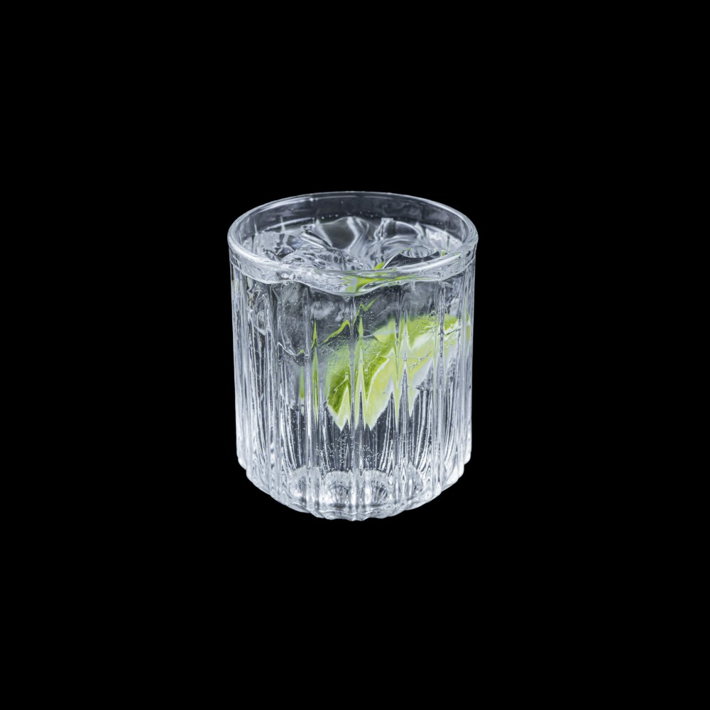 Gin tonik (Е)