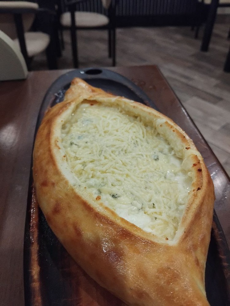 Хачапурі 4 сира