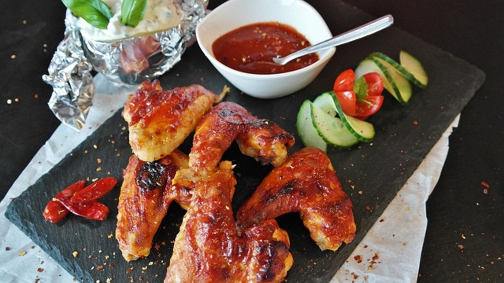 10 Piece Sticky Wings and Large Chips and 1L Soda