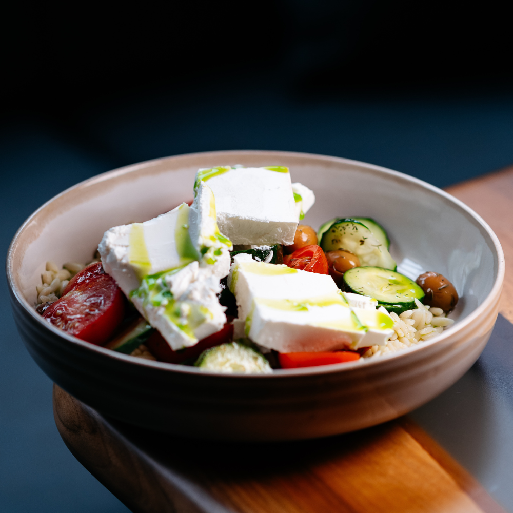 Greek Salad with garlic orzo (Греческий салат с чесноком орзо)