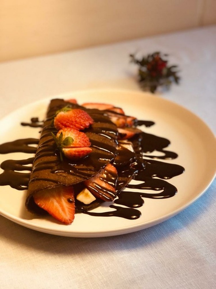 Crepe with nutella / honey / sour cream