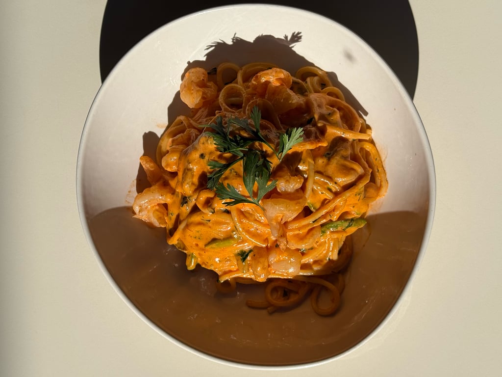 Spaghetti with shrimp in tomato cream sauce