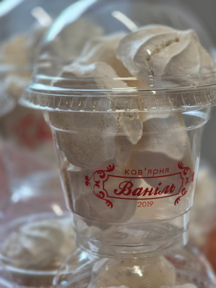 Безе в стакані