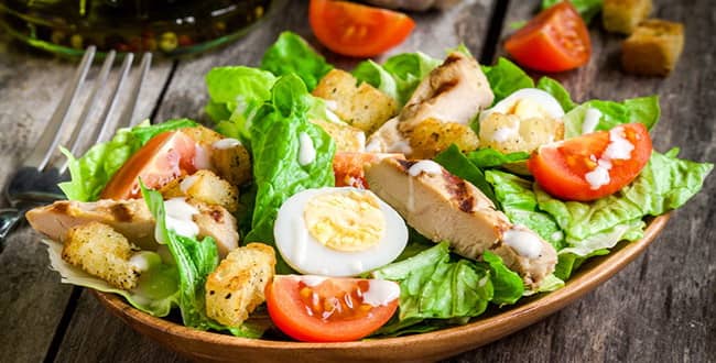 Цезарь с курицей (по сезону) / Caesar сhicken salad (by season)