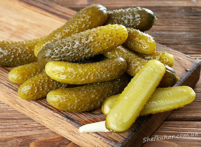 Солоні огірки