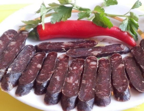 Суджук, вага 100 г