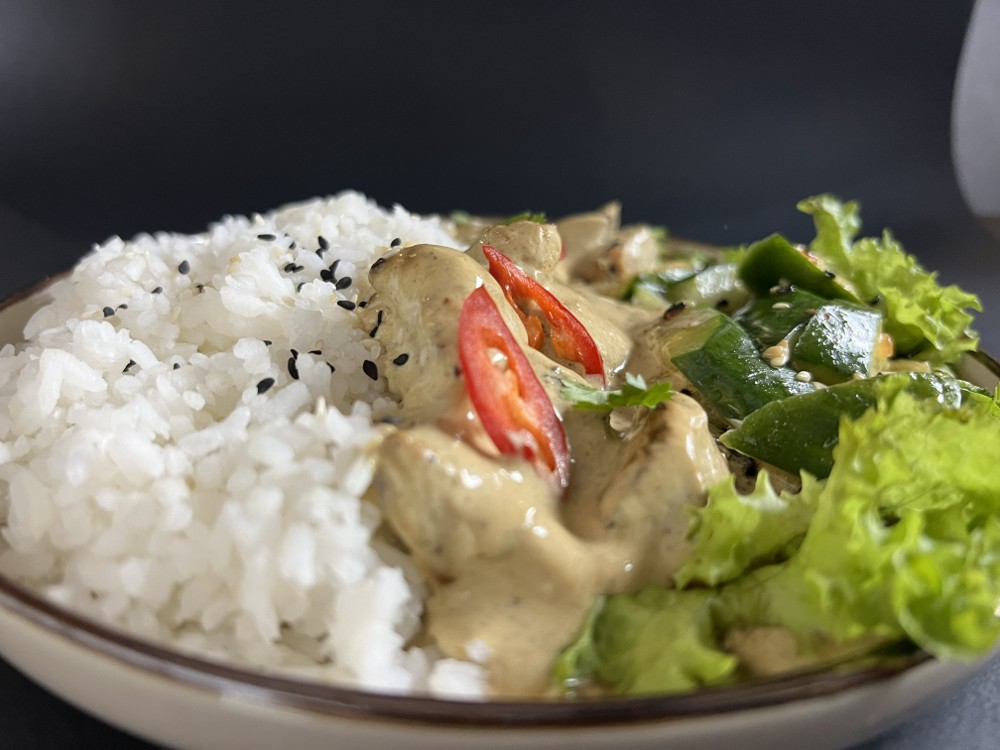 Курочка каррі з паровим рисом