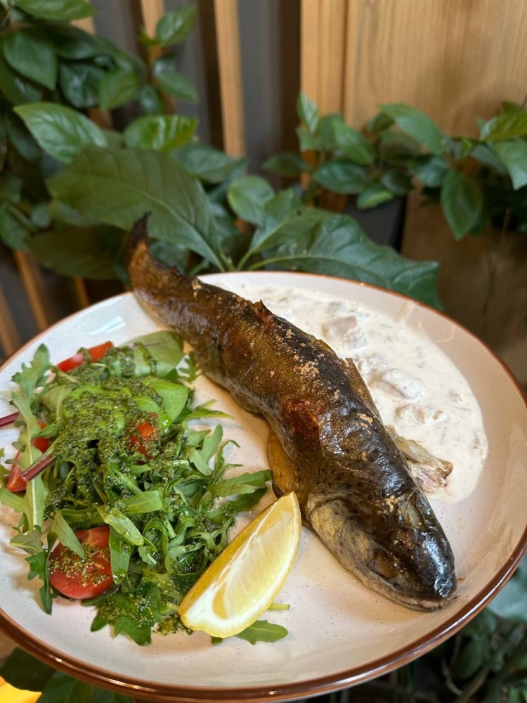 Форель з білими грибами (380/100г)