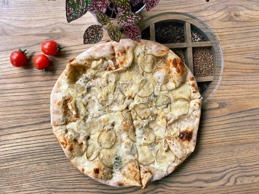 піца Формаджі з грушею (470г)