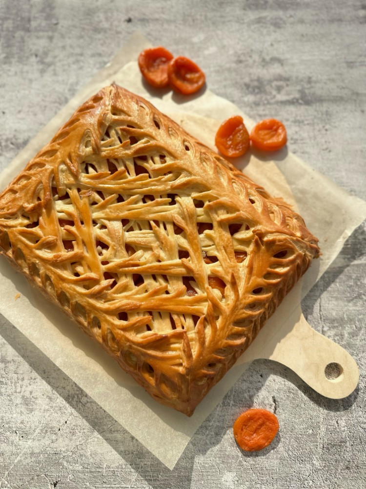 Пирог с курагой (1 кг.)