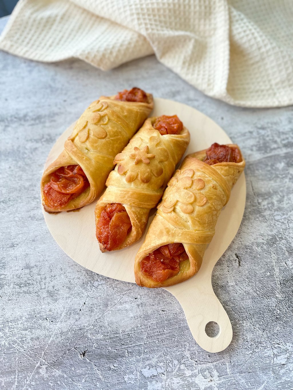 Мини пирог с курагой (250 гр.)
