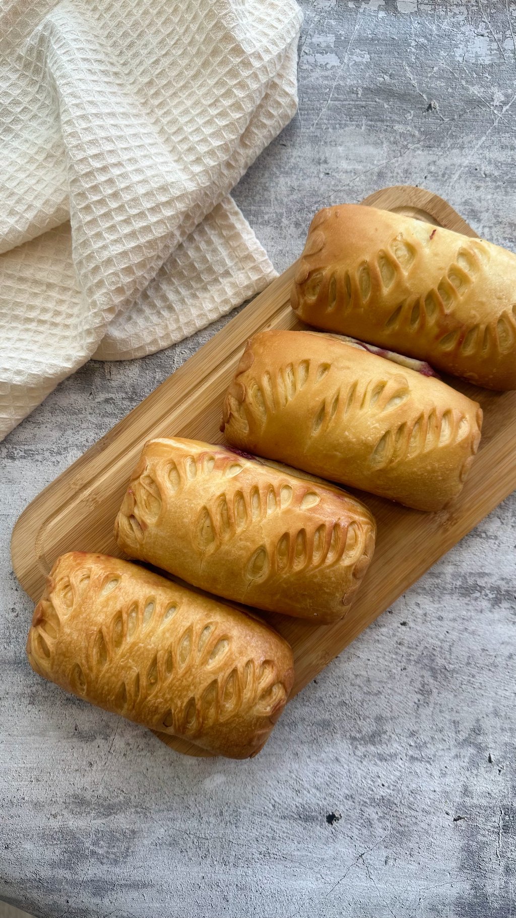 Мини пирог с яблоком и вишней (250 гр.)