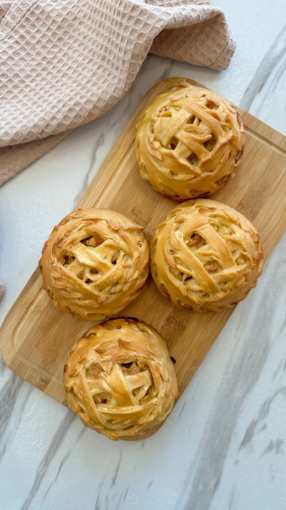 Мини пирог куриный с вяленными томатами и сливочным сыром (250 гр.)