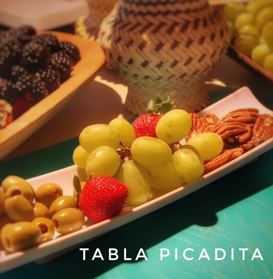 Tabla Picadita (fruta, aceitunas, nuez)