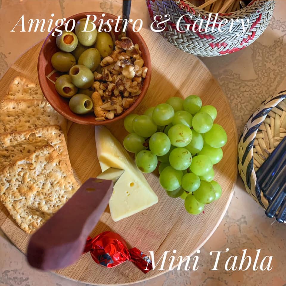 Tabla Mini (1 tipo de queso, galletas, fruta, aceitunas, nuez, chocolate)