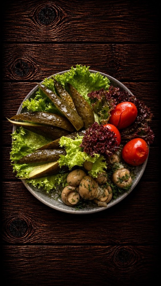 Соління закусочні (огріки, печериці, томати)