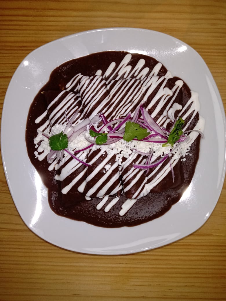 Enchiladas Verdes, Rojas o Negras