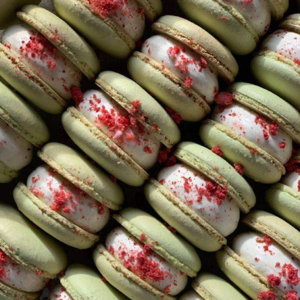 Макарон «Фісташка – малина»
