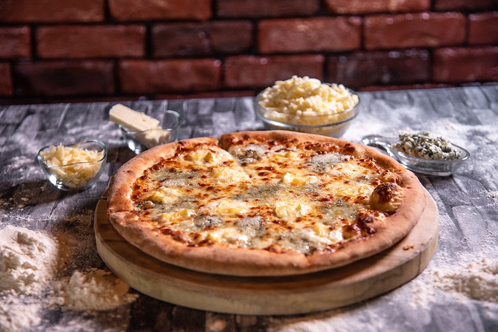 Quattro Formaggi Pizza