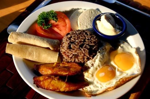 Gallo Pinto Empleados