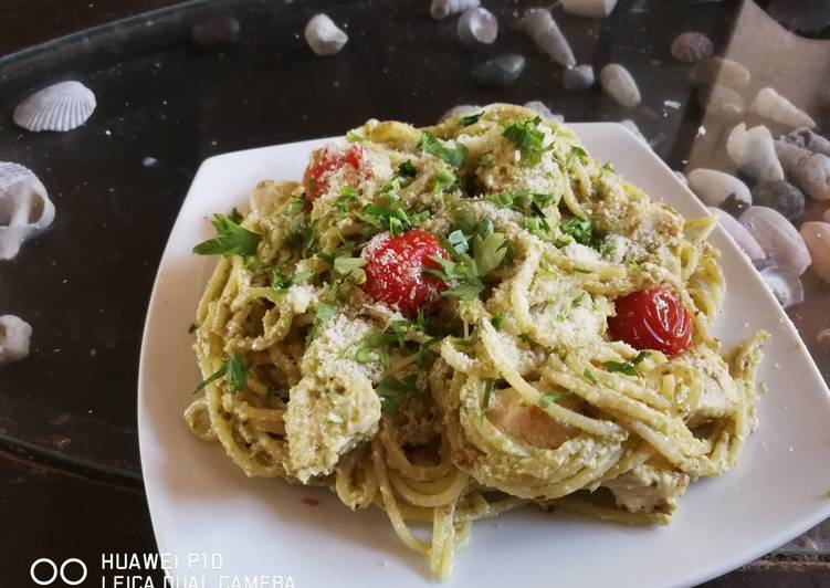 Pasta Pesto con pollo