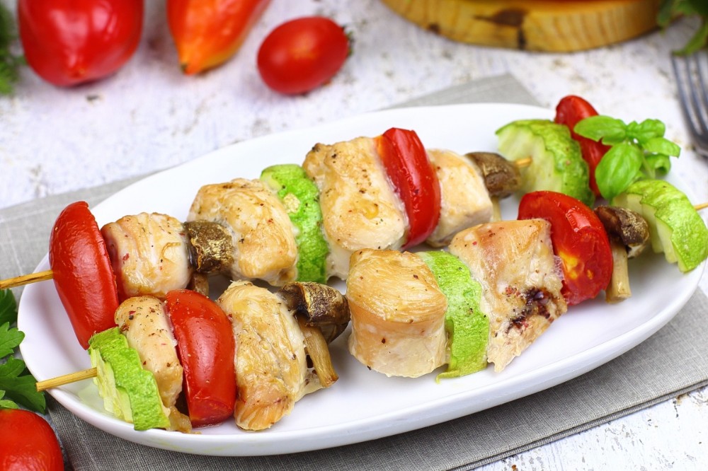 Шашличок курячий з овочами 50г  (на шпажці)
