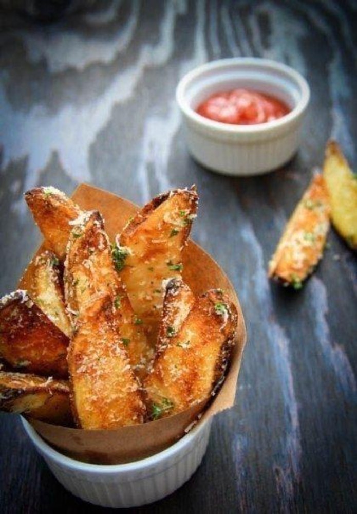 Картофельные дольки.