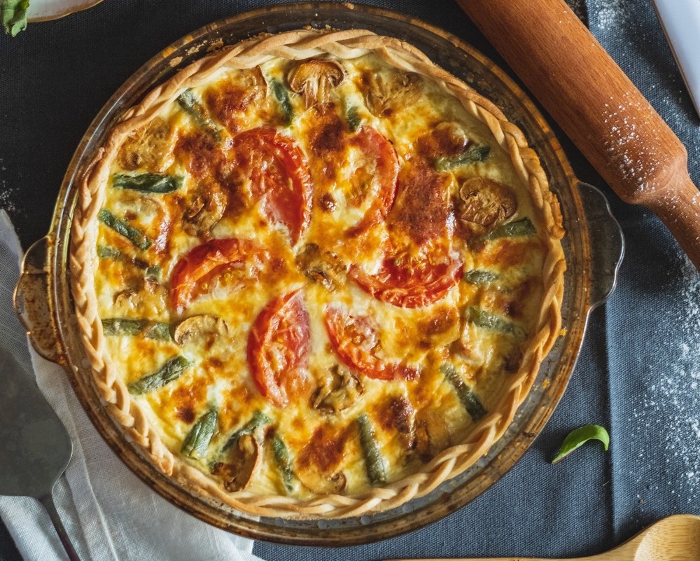 Кіш з куркою та овочами