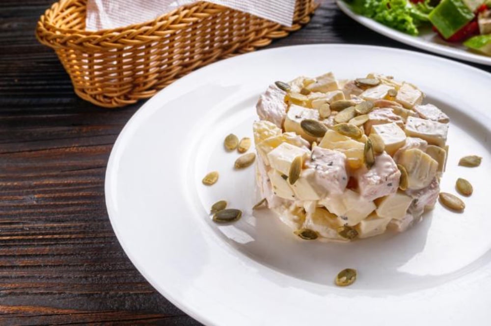 Курка з ананасами