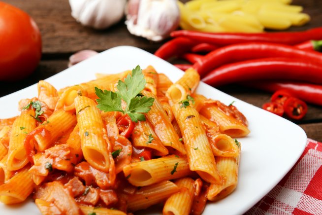 Макарони з куркою 