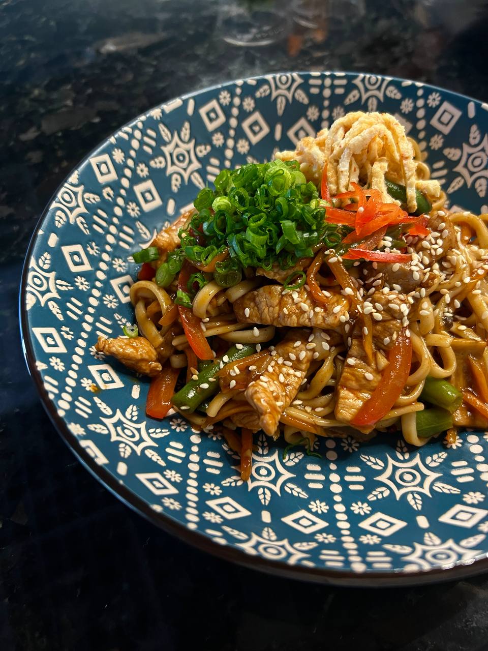Wok зі свининою та омлетом 350г