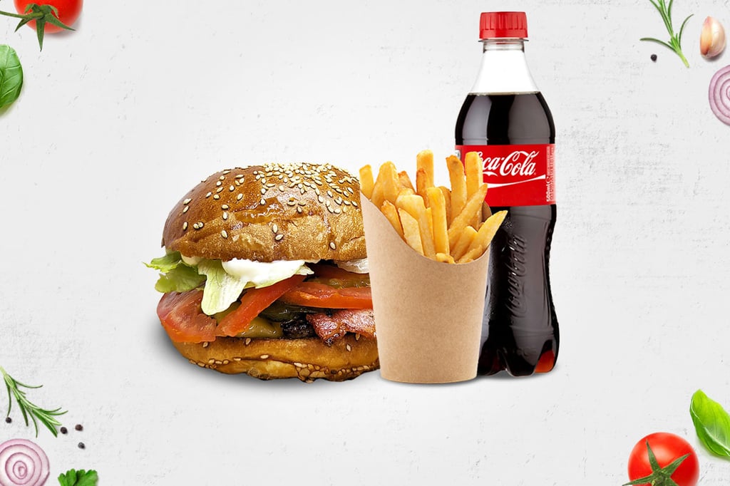 Комбо бургер з котлетою та беконом + картопля фрі + Cola 0,5л