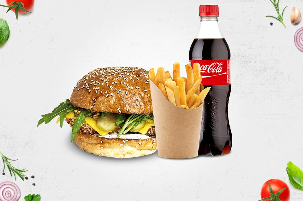 Комбо бургер з куркою + картопля фрі + Cola 0,5л