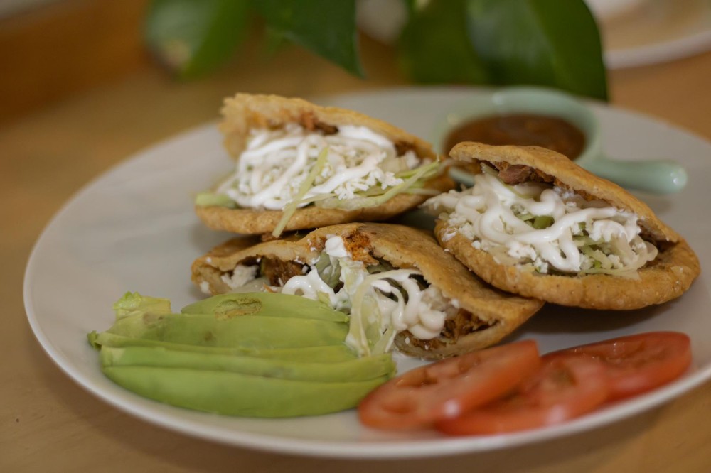 Gorditas de chicharrón prensado