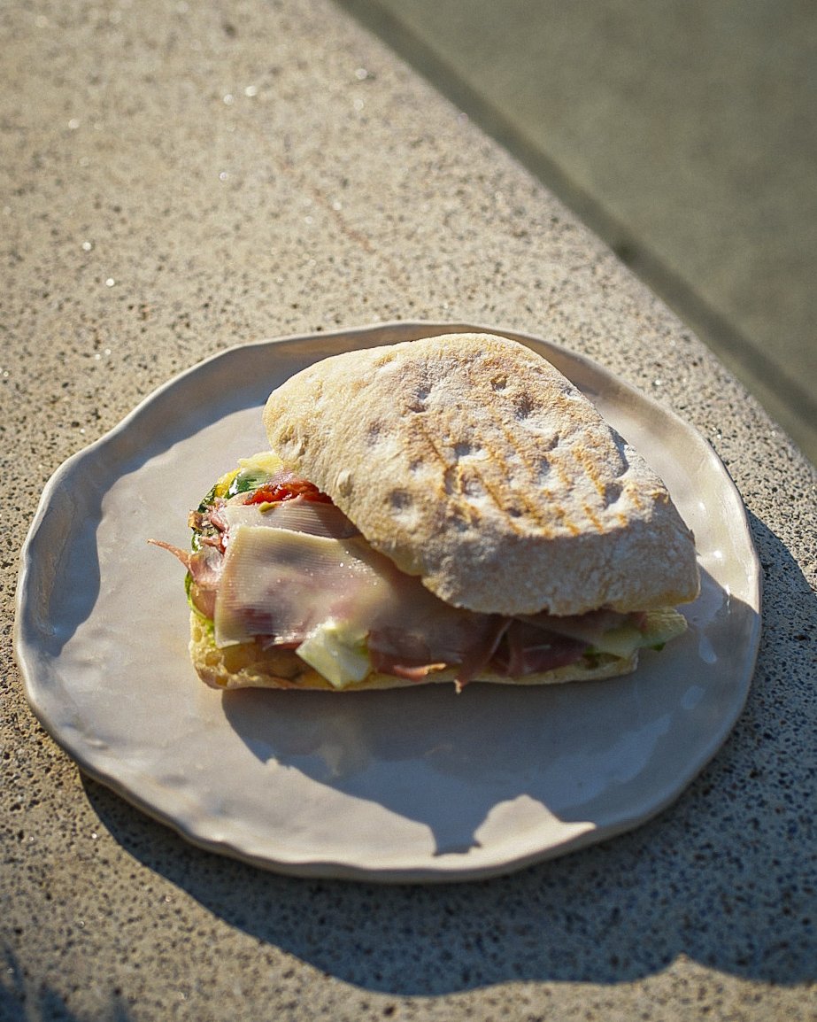 Sandwich w/ prosciutto