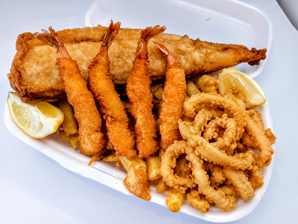 Fish 200g, 125g Calamari, 4xPrawns & Chips 300g Combo
