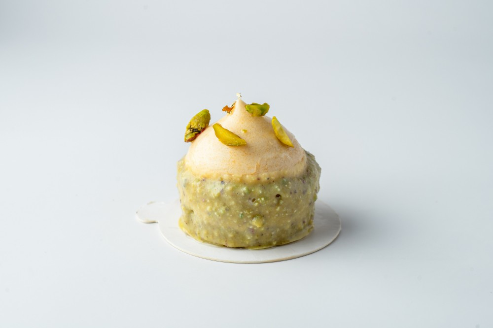 Pistachio & Apricot Cake