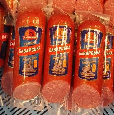 Салтівський Ковбаса варено-копчена САЛЯМІ БАВАРСЬКА вищ сорт в/у (порц)