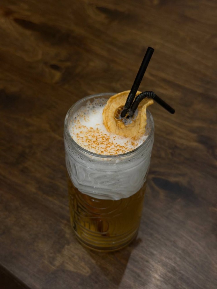 Коктейль Apple Pie Fizz