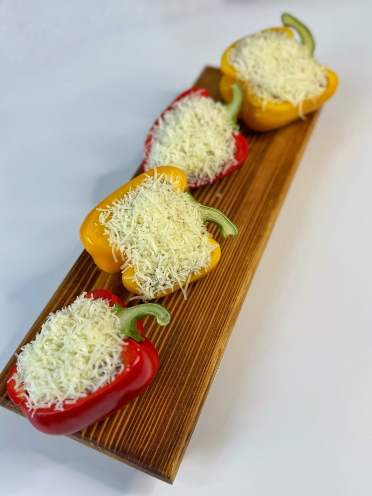 Перец фаршированный шапочка (говядина/курица ) 1 кг *8900 тг