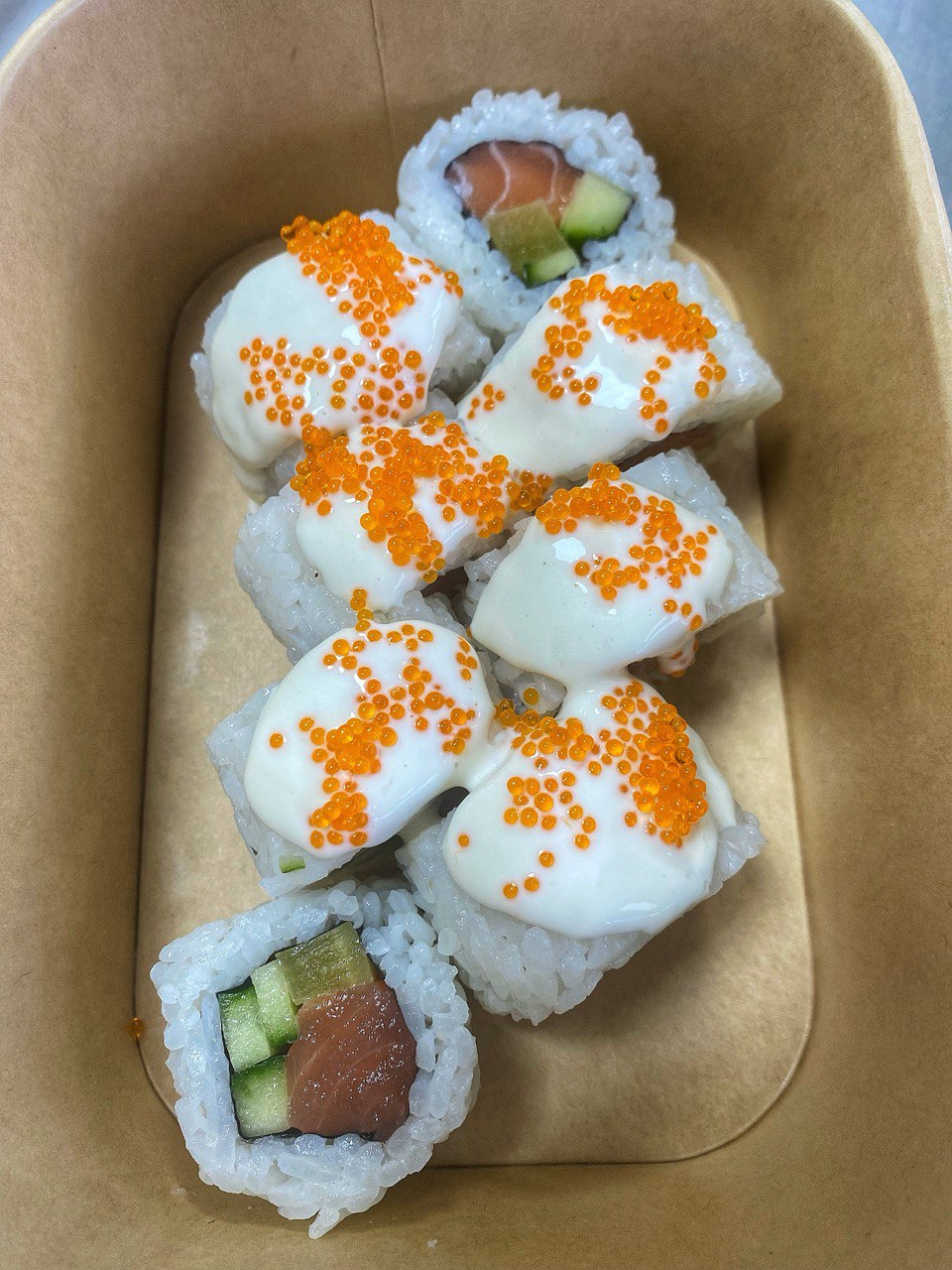 Losos Takuan roll