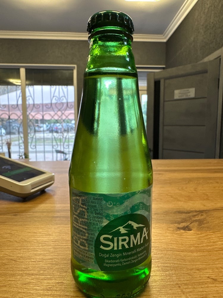 SIRMA — природная минеральная газированная вода,