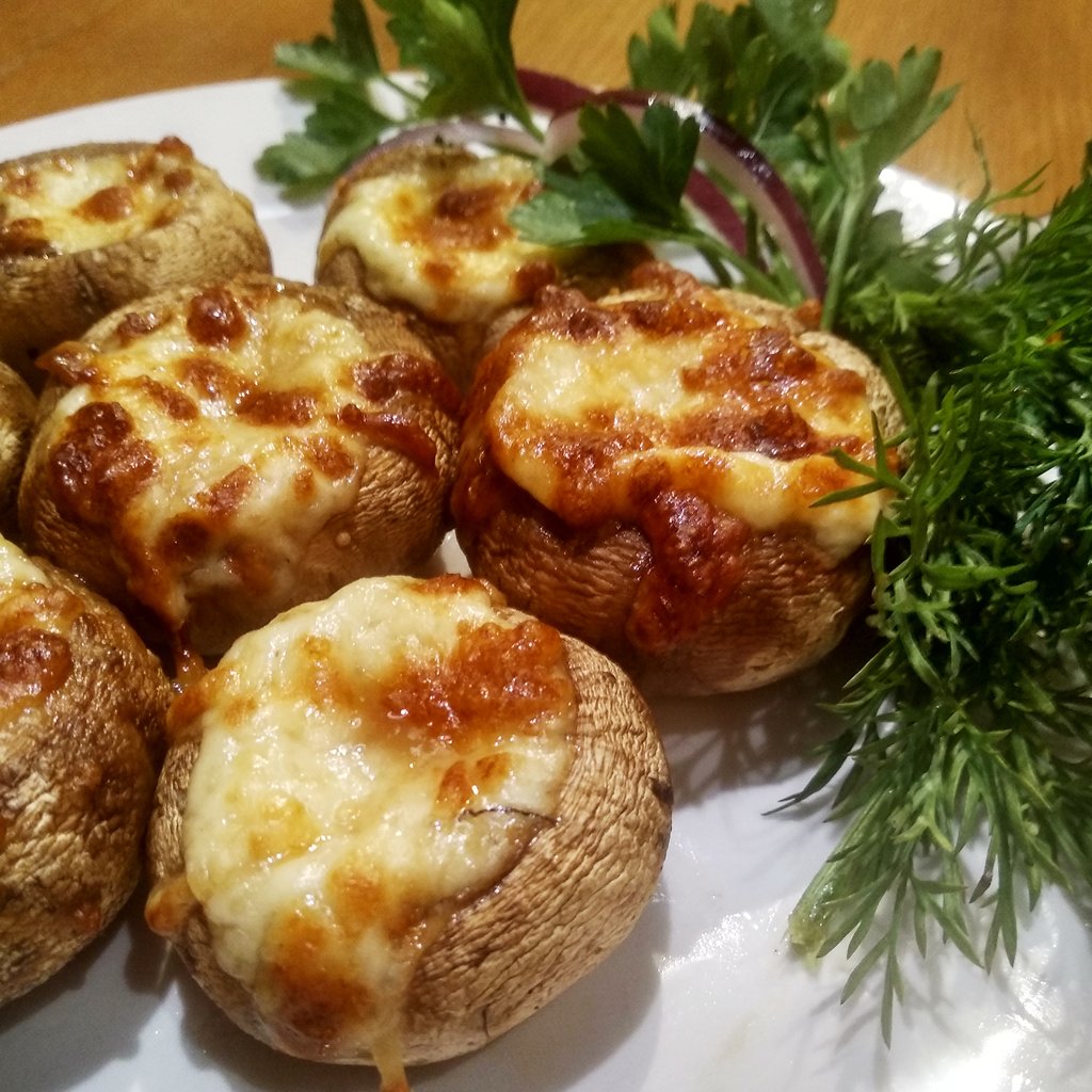 ШАМПІНЬОНИ НА КЕЦІ