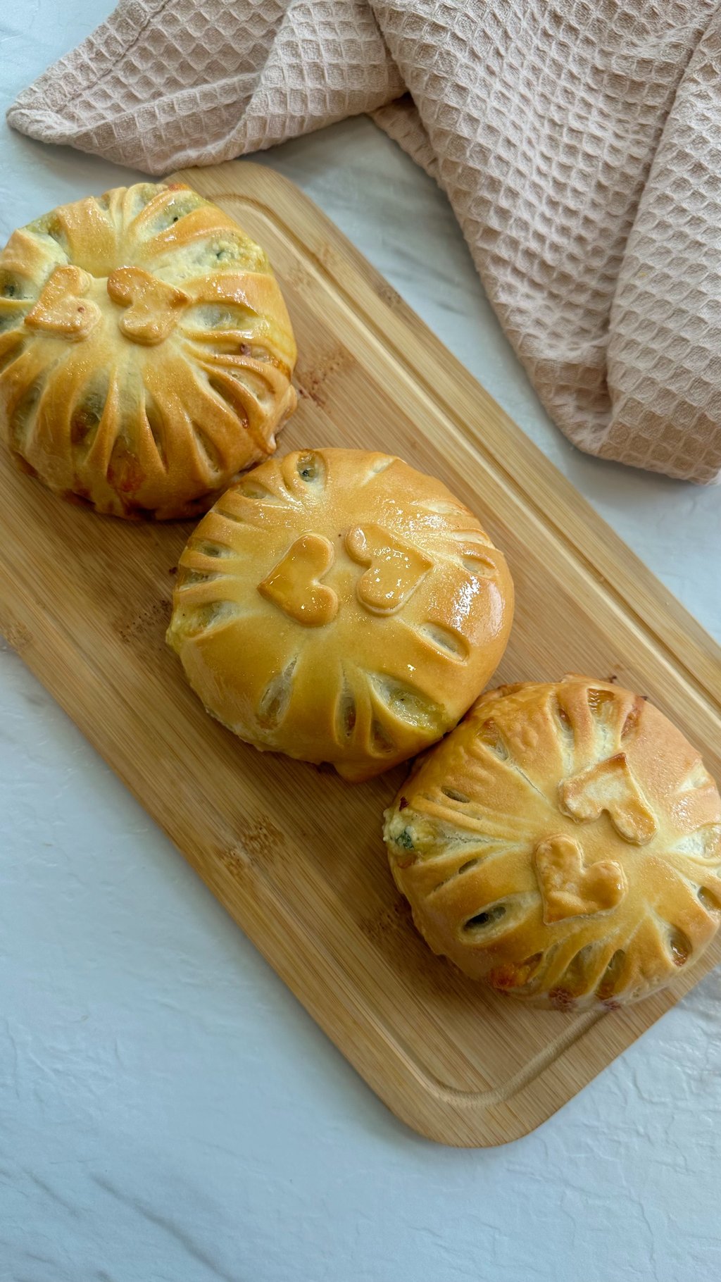 Мини пирог со шпинатом, брынзой и сыром (250 гр.)