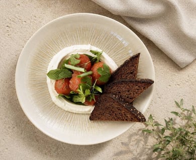 Запечені томати з східними травами New Menu