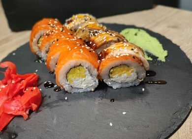 Рол "Gold Mango" 