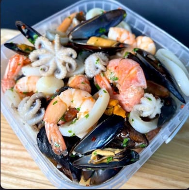 Мікс морепродуктів (800г + Соус за вибором)
